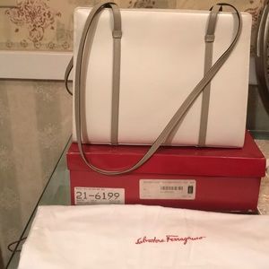 Vintage like new Ferragamo handbag!!